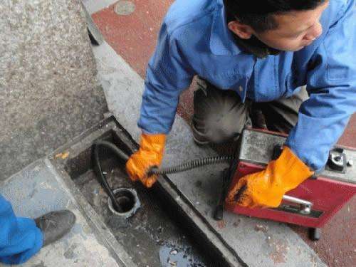 郭河镇疏通下水道