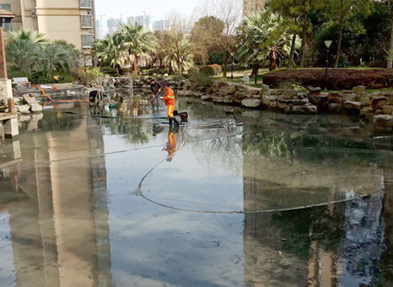 郭河镇景观池淤泥清理
